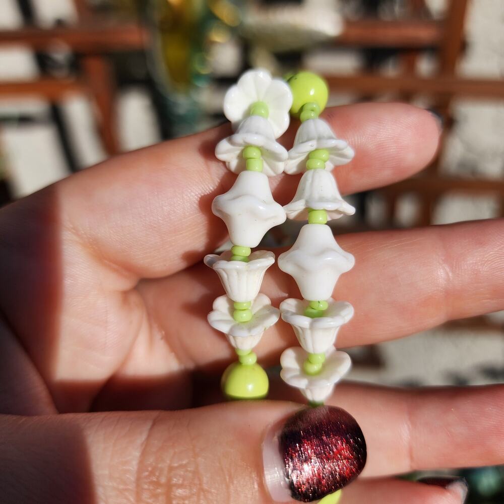 Vtg SIGNED Miriam Haskell Necklce White Milk Glass Green Enamel Tulip Flower - Picture 13 of 13